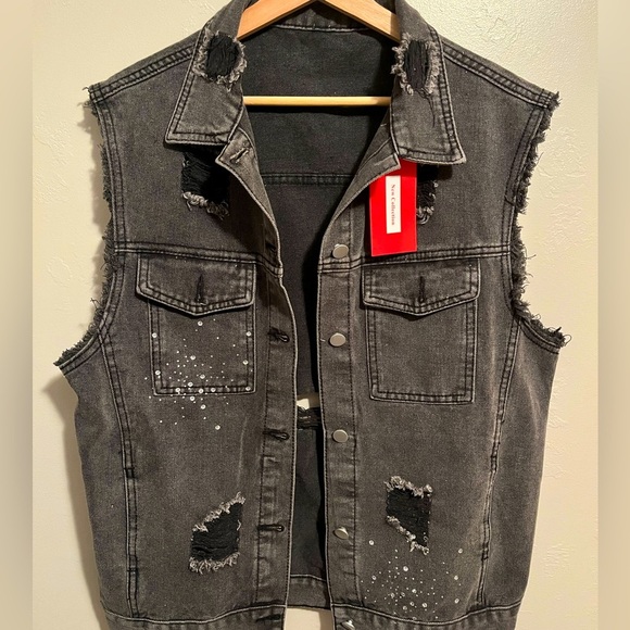 Women's Ripped Hole Sleeveless Denim Vest NWT - Picture 1 of 11
